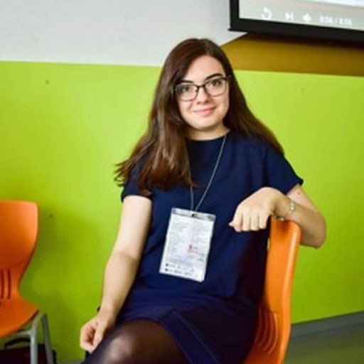 /programe-educationale/elevi/cluj-debate-club/instructori/andra-literat/